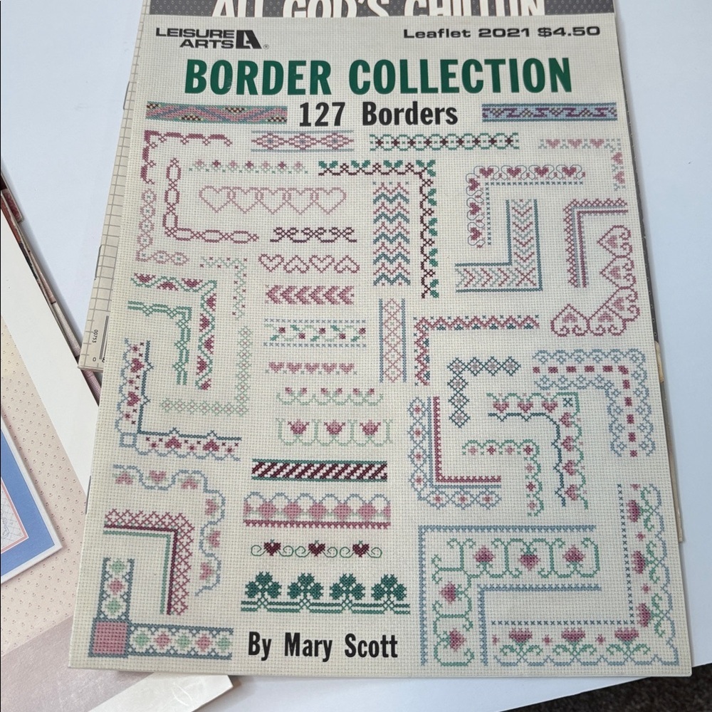CROSS STITCH BOOKLETS AND MAGAZINES - Picture 3 of 10